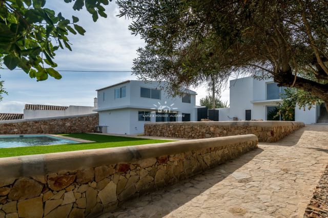 Moderne villa with guest house and pool near Boliqueime Moderne villa with guest house and pool near Boliqueime